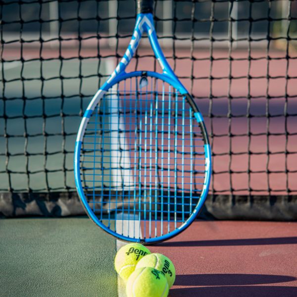 Tennis balls & rackets